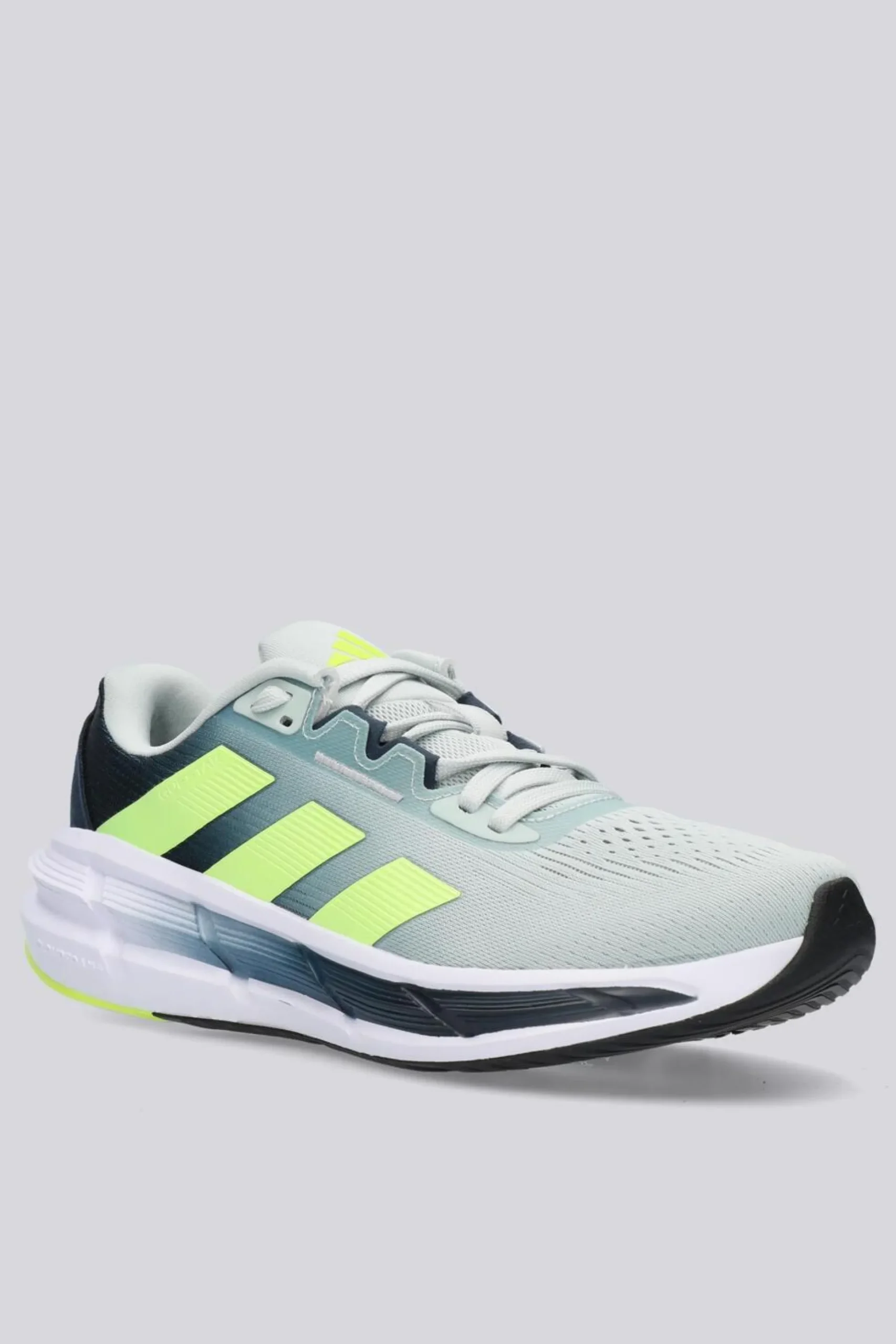 adidas Questar 3