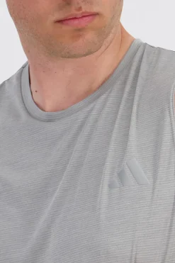 Camiseta Essentials