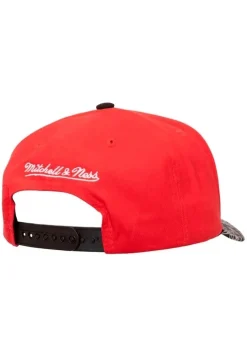 Gorra Mitchell & Ness Roja Bulls May Flowers Pro Snapback