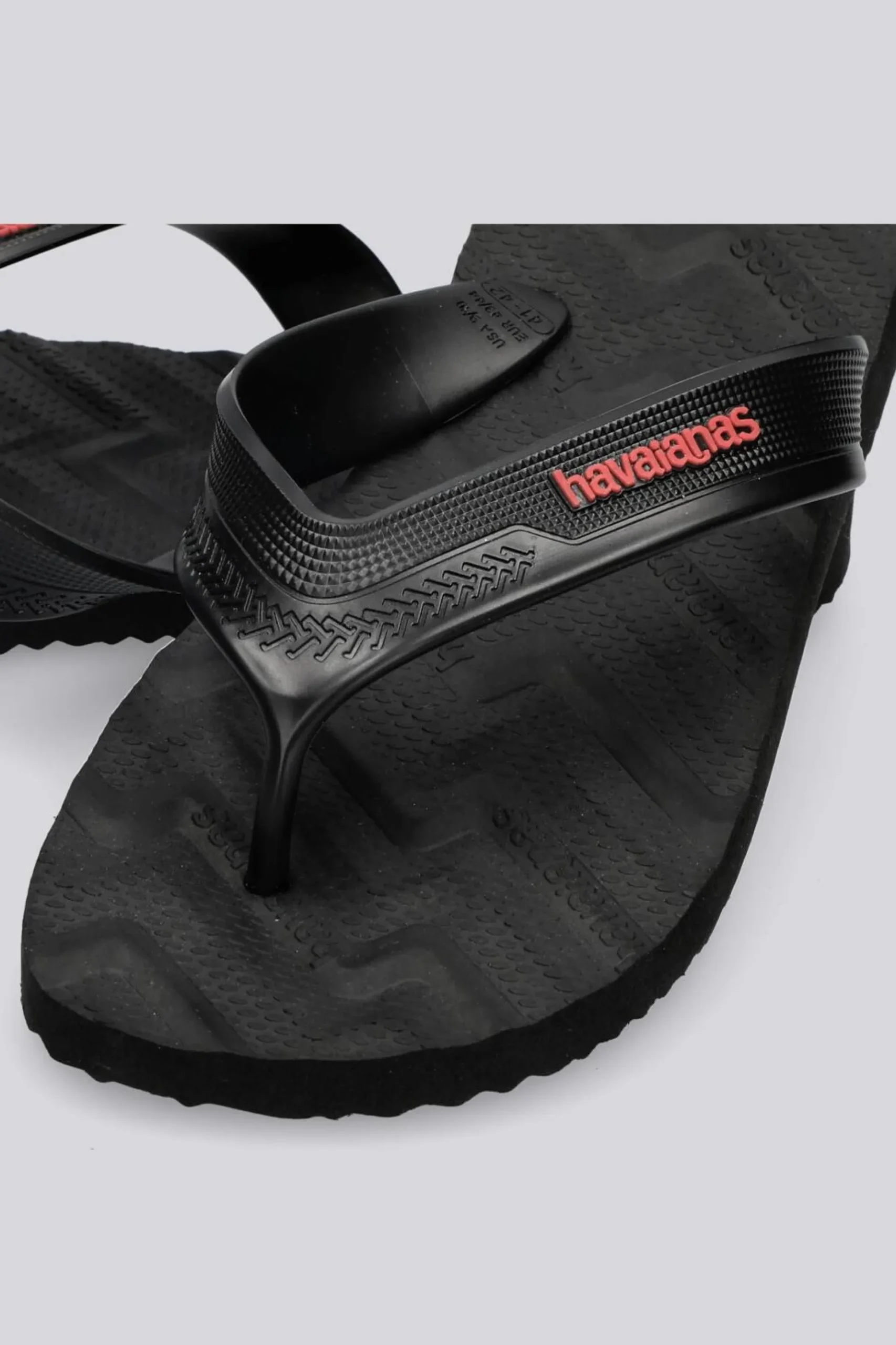 Havaianas Track Waves