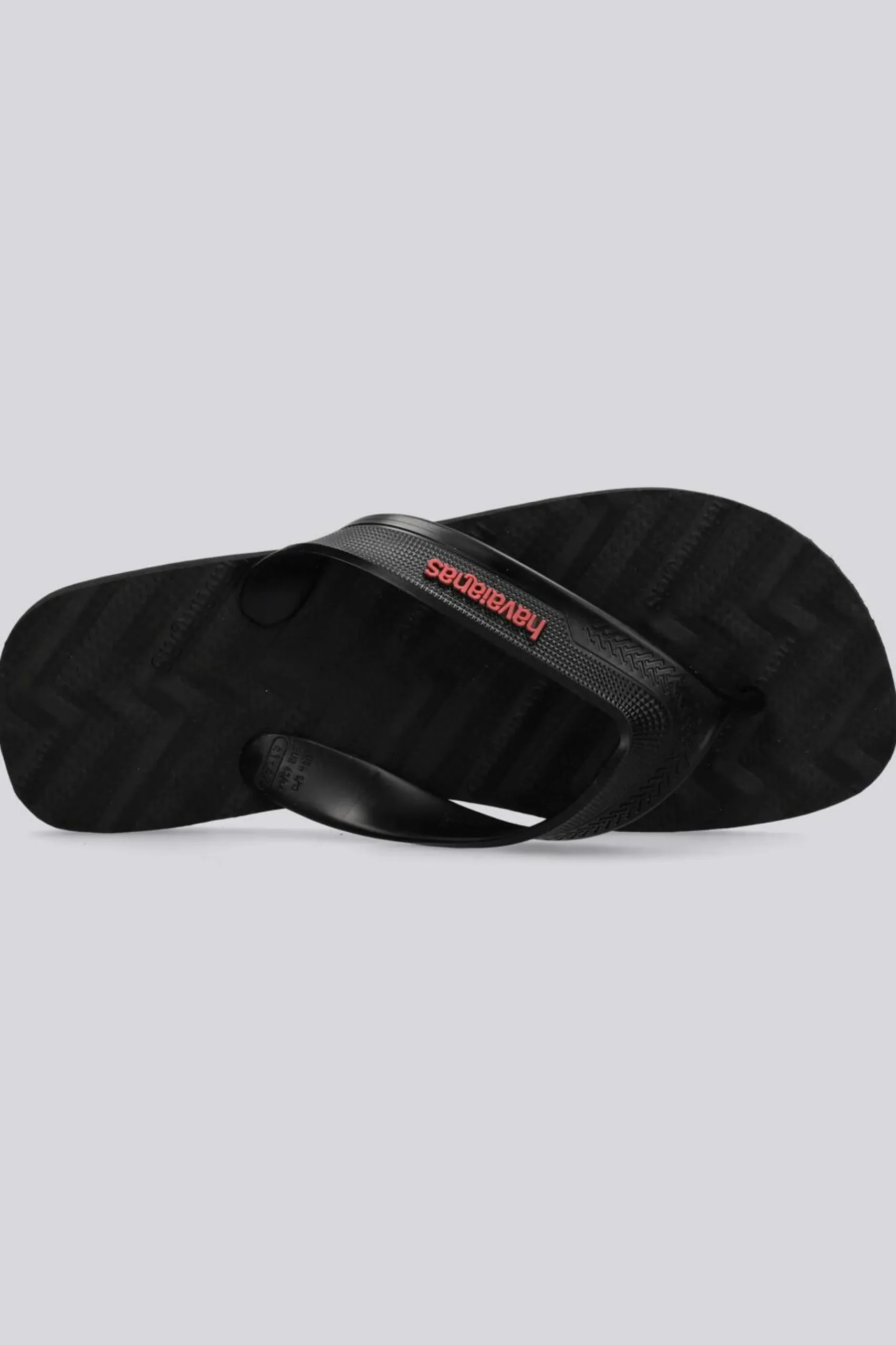 Havaianas Track Waves