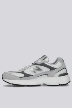 New Balance 603