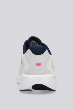 New Balance W680