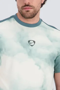 Nike Academy 26