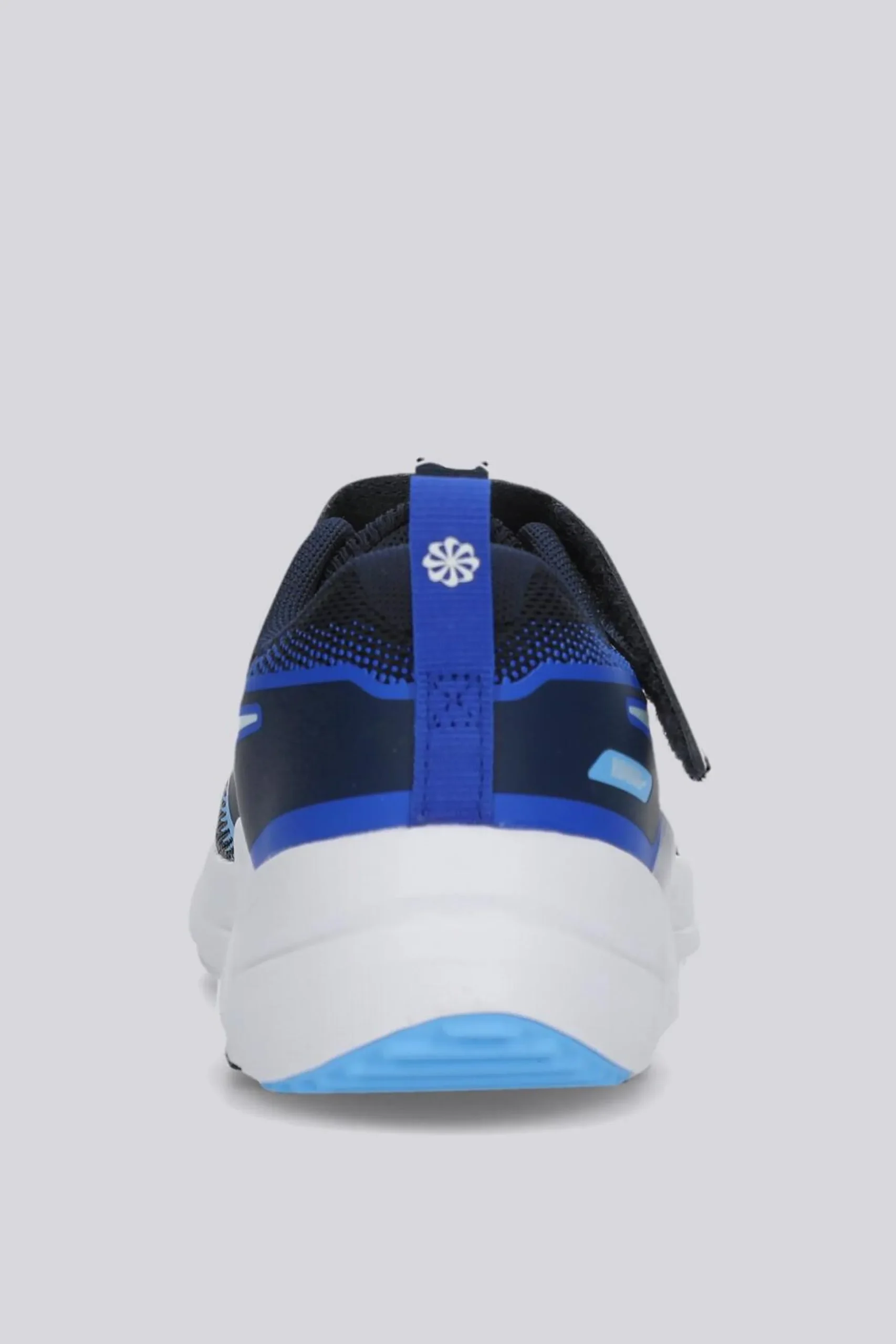 Nike Cosmic Runner