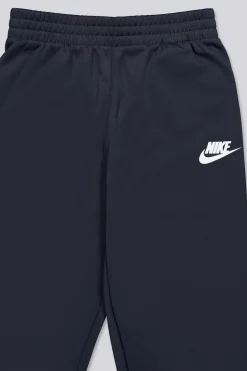 Nike Ess