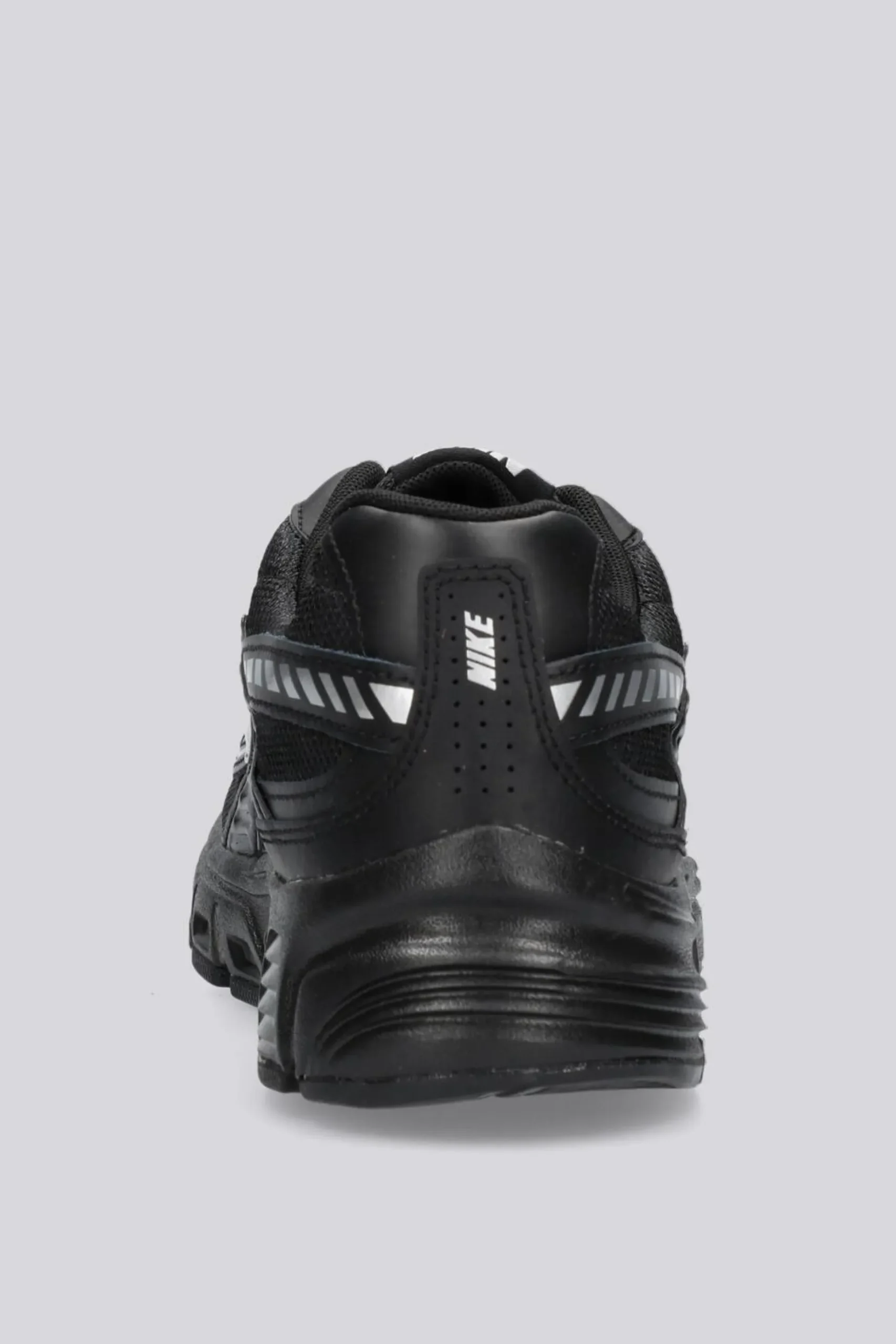 Nike Initiator
