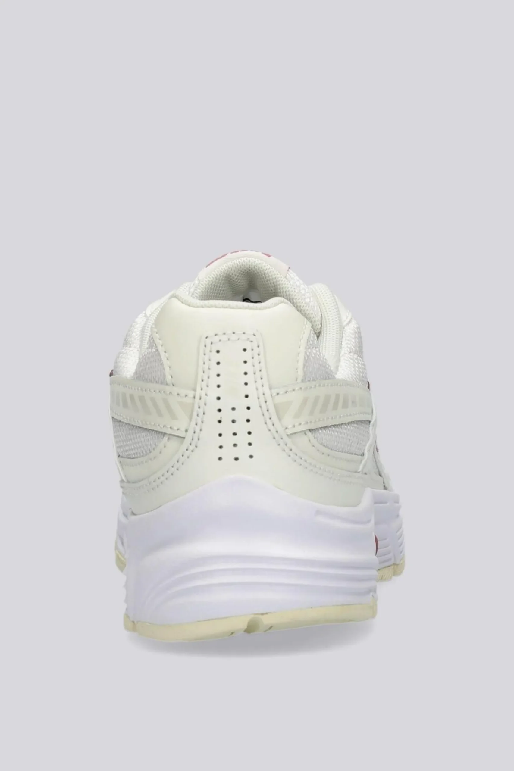 Nike Initiator
