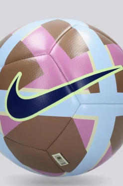 Nike Maestro