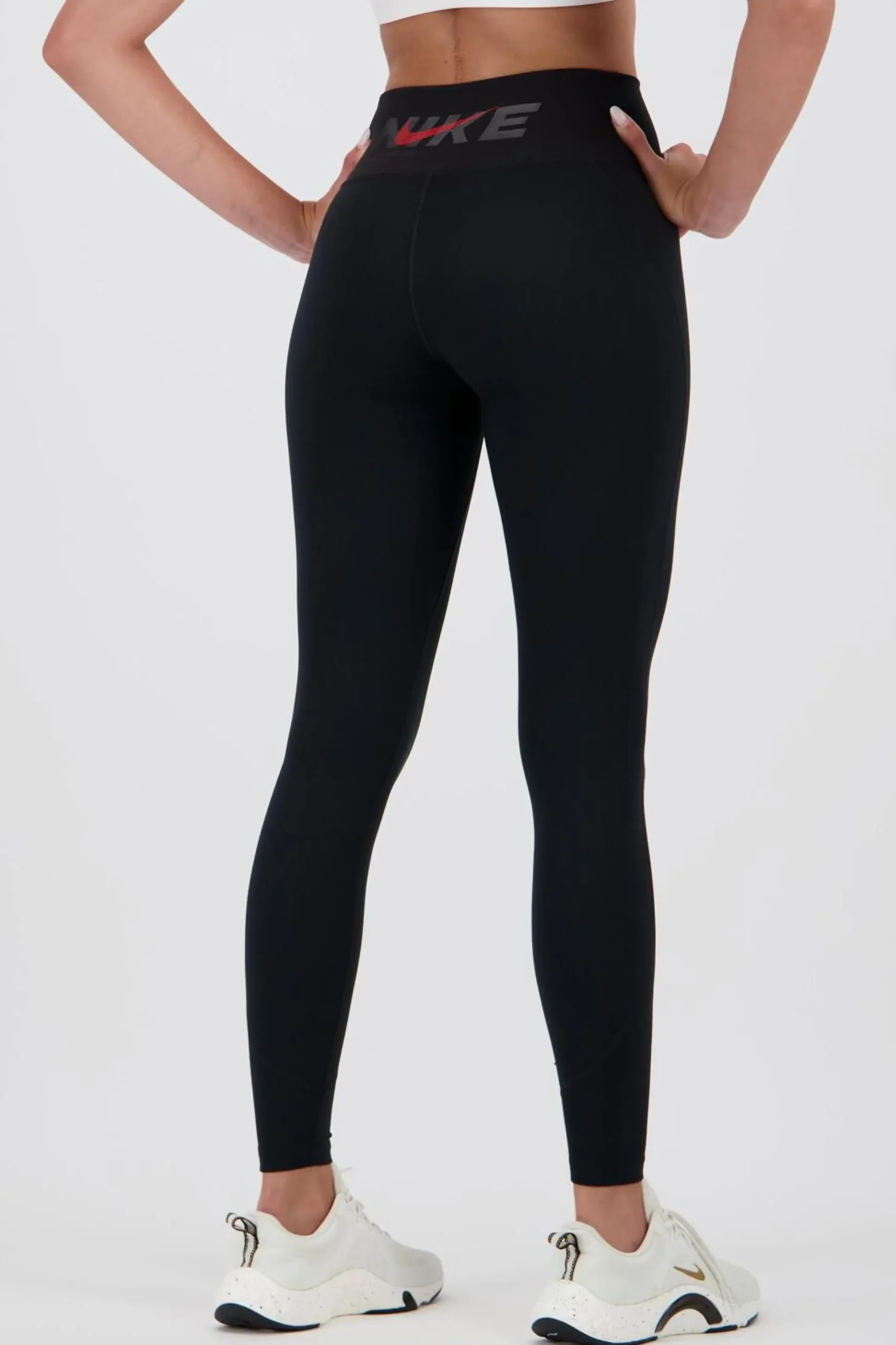 Nike Nk One