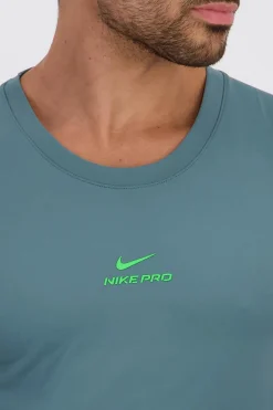 Nike Pro