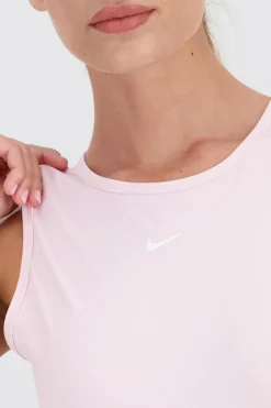 Nike Pro 365