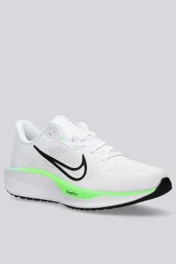 Nike Quest 6