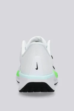 Nike Quest 6