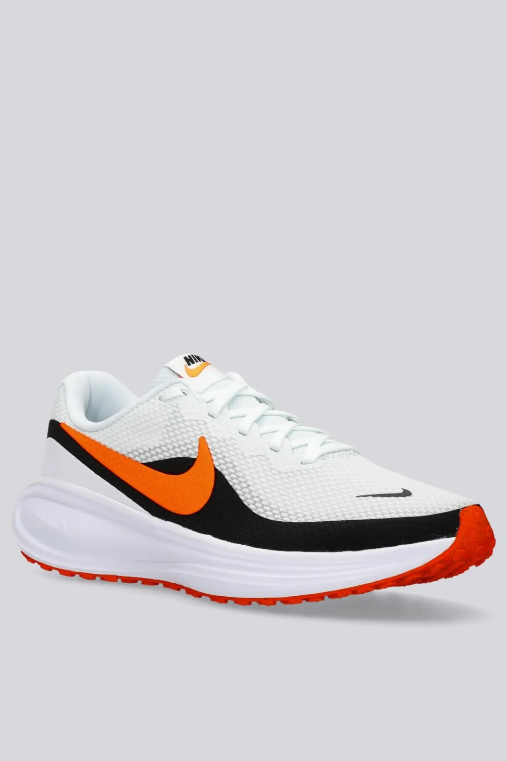 Nike Revolution 8