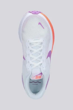 Nike Revolution 8