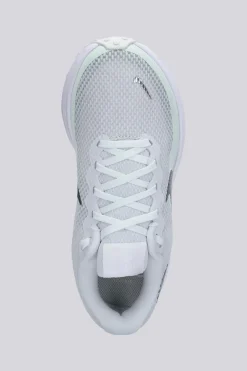 Nike Revolution 8
