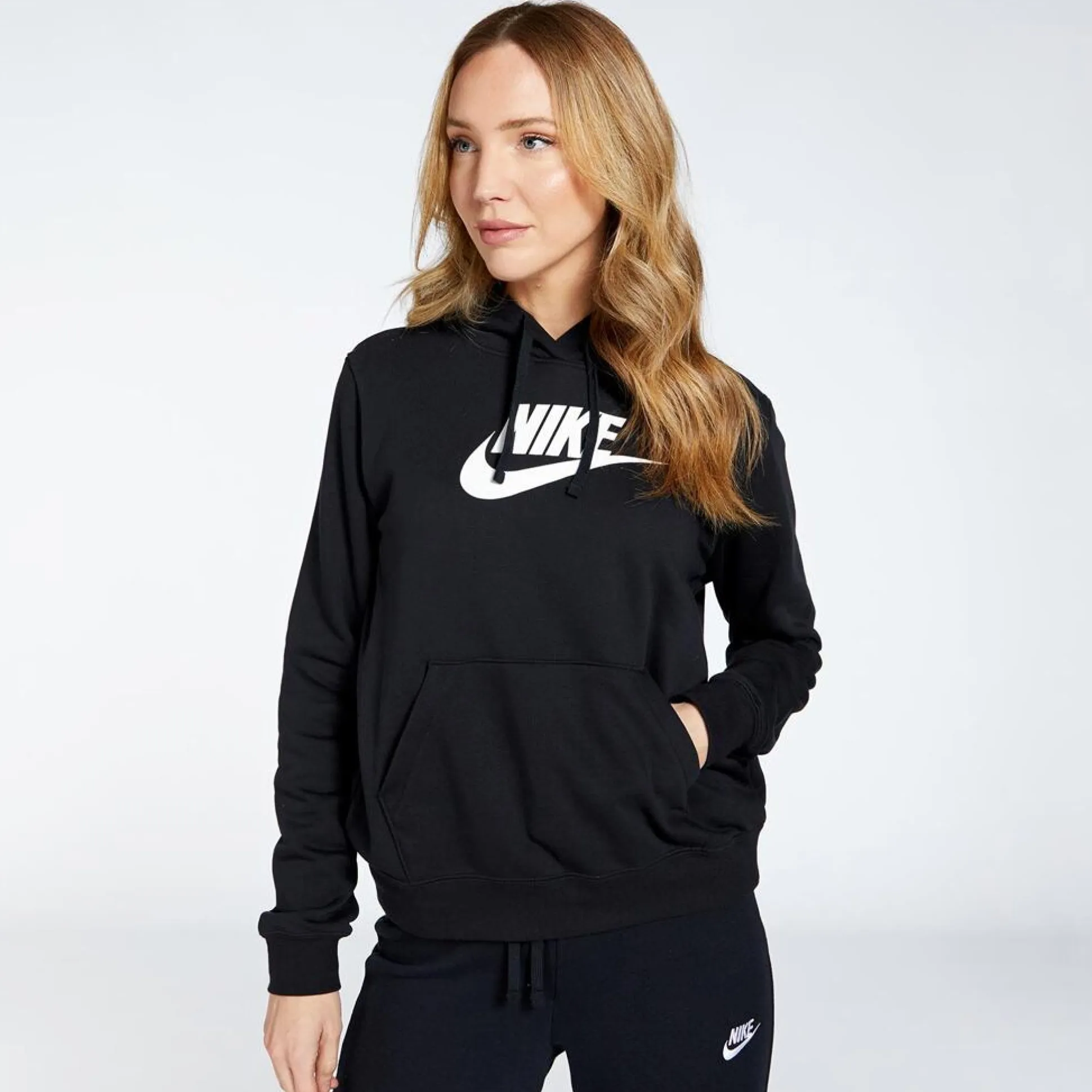 Nike Sportswear Club