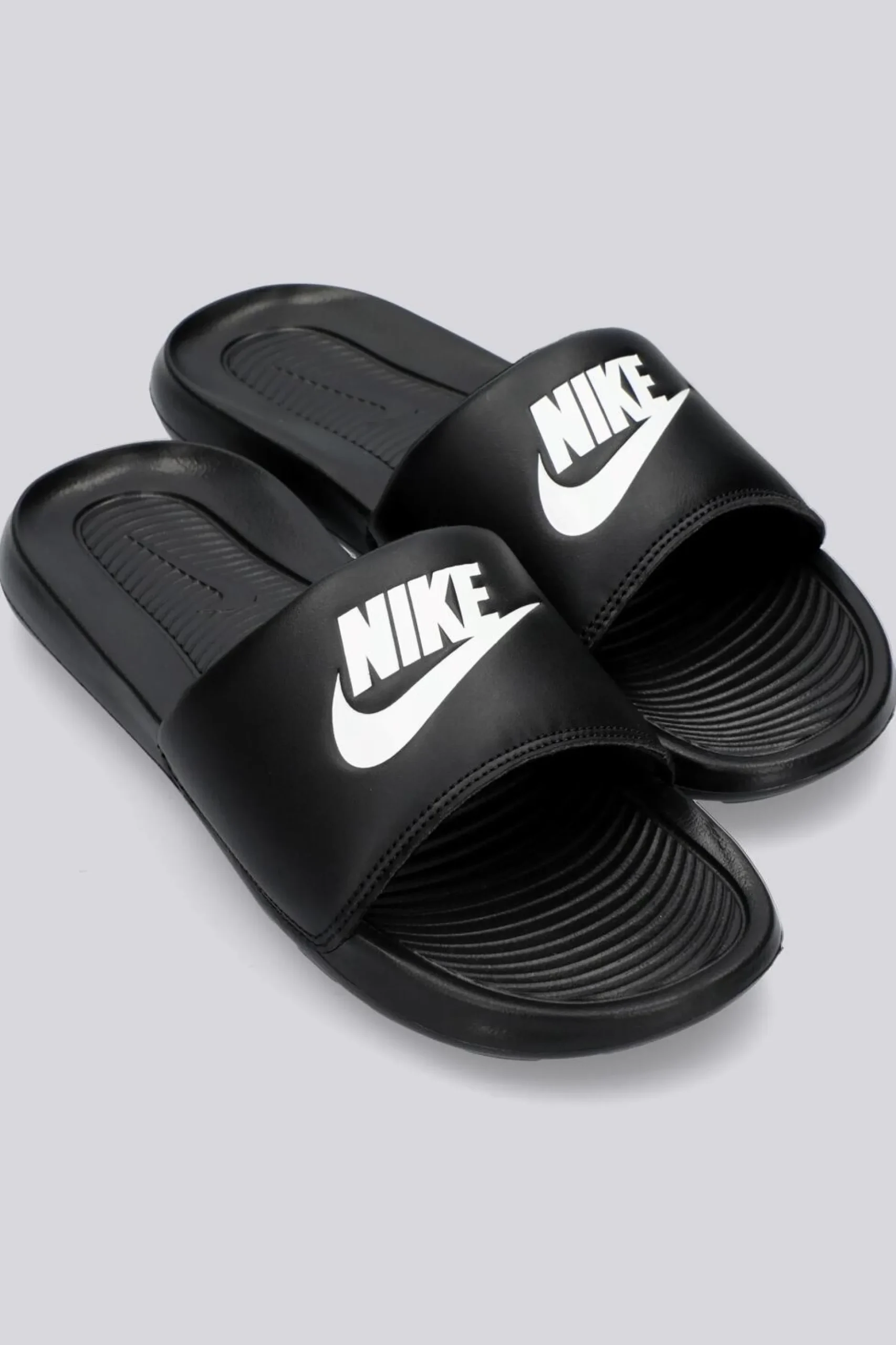 Nike Victori