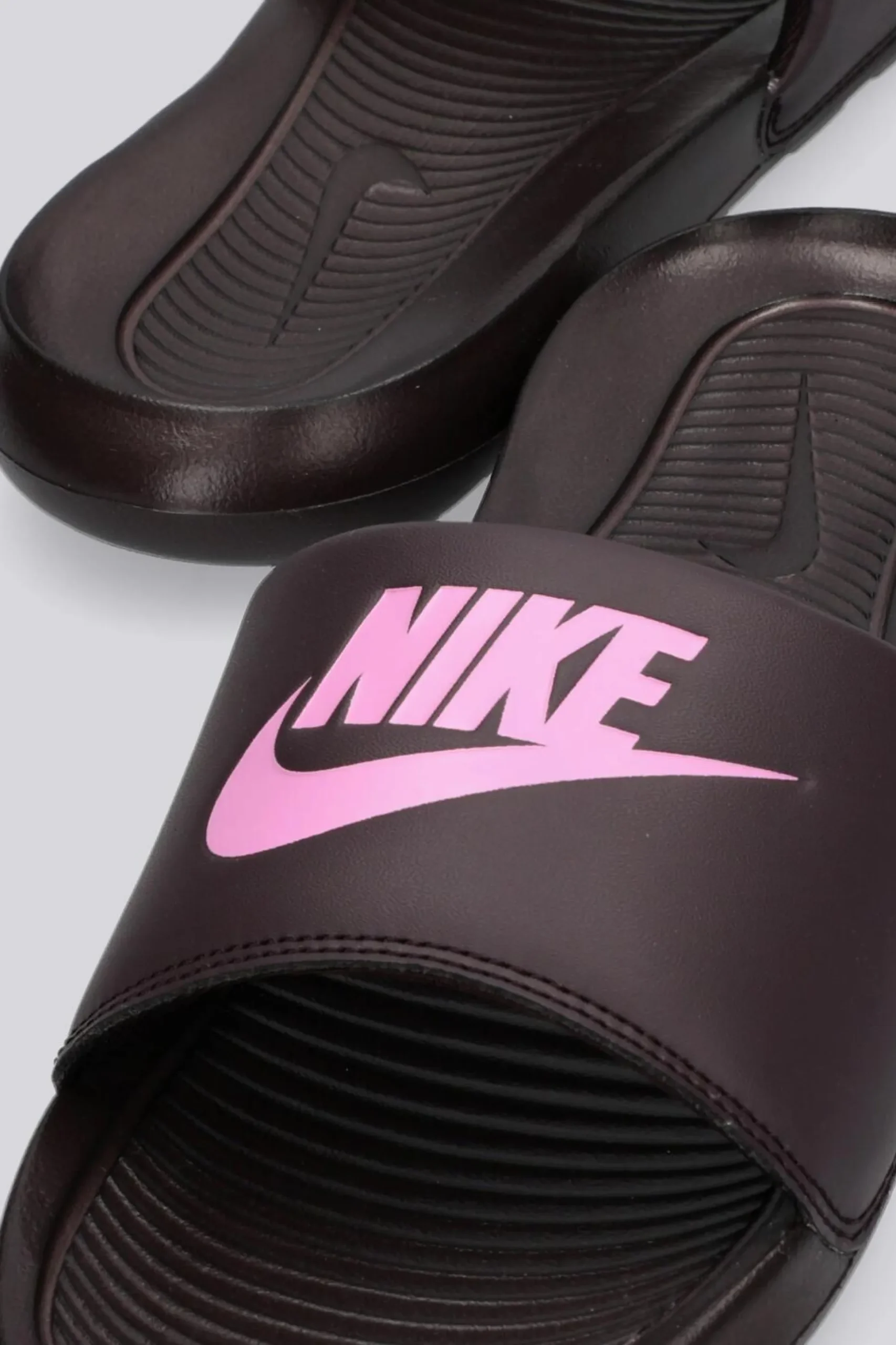 Nike Victori One