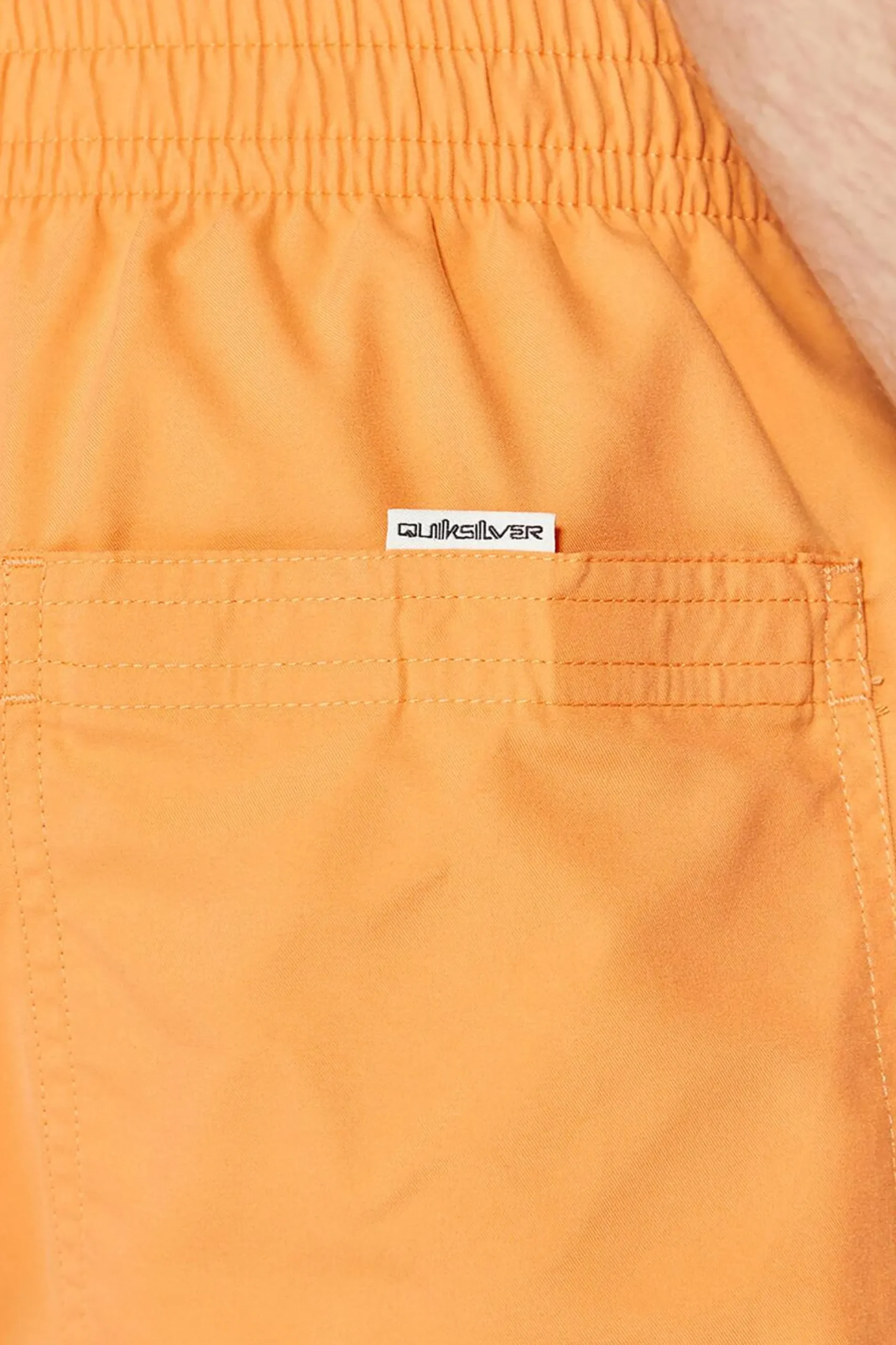 Quiksilver Waves