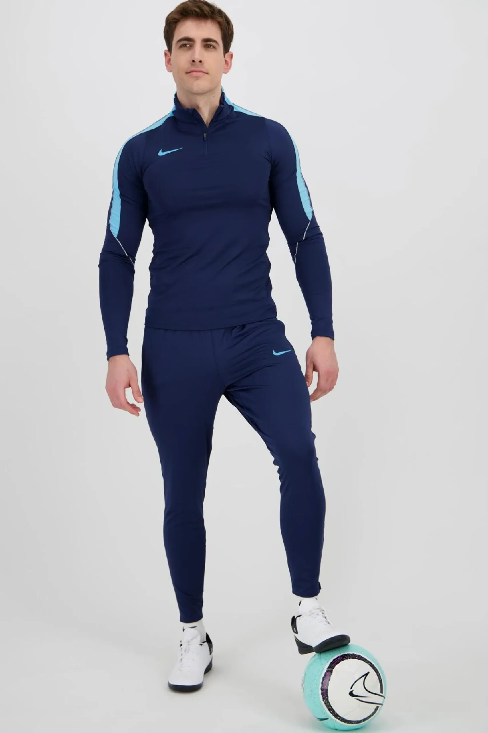 Sudadera Nike Strike26