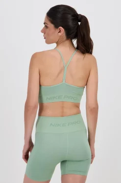 Top Nike